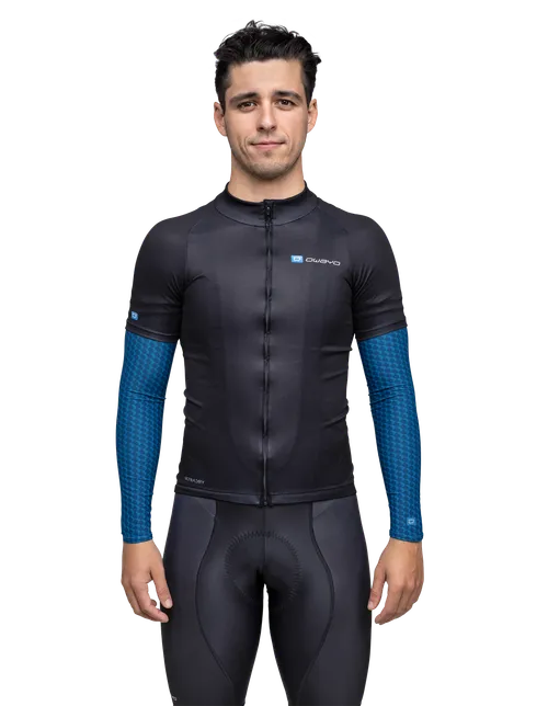  Modellen er 173 cm høy og har på seg størrelse M