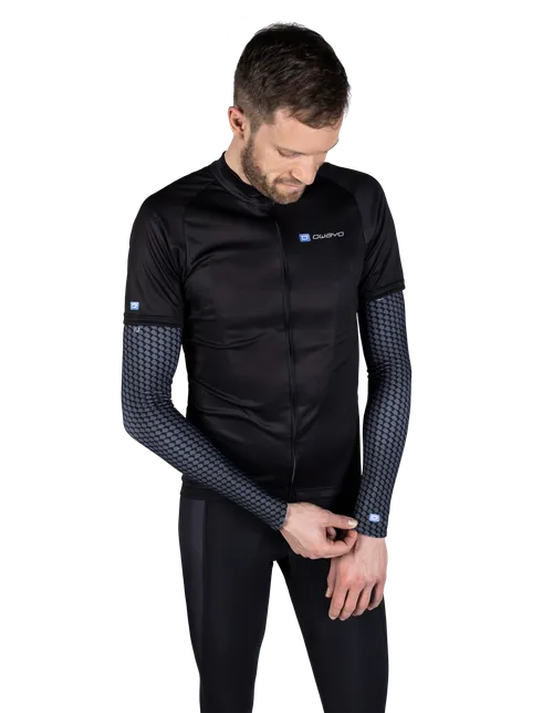  Modellen er 186 cm høy og har på seg størrelse M