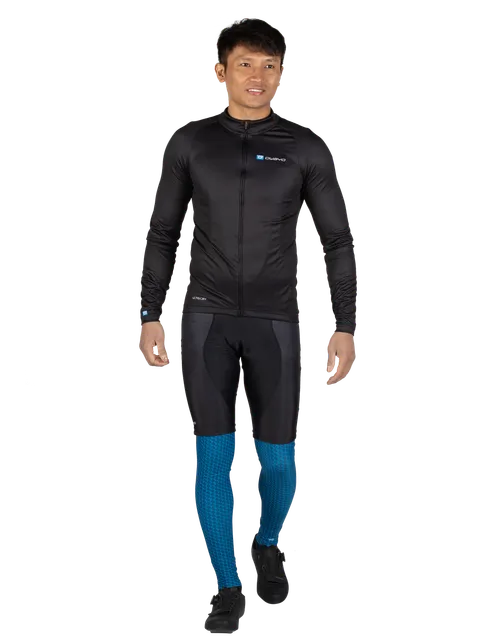  Modellen er 173 cm høy og har på seg størrelse S