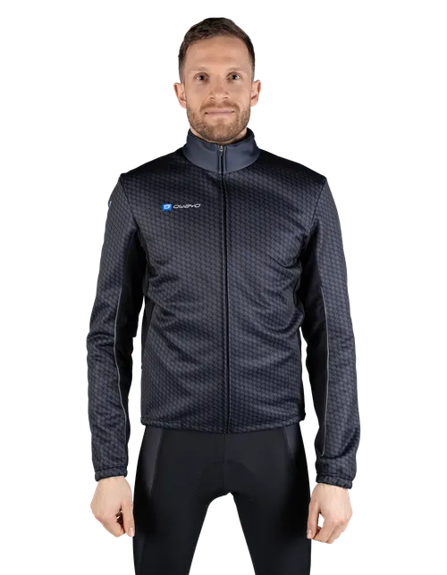  Modellen er 186 cm høy og har på seg størrelse 5