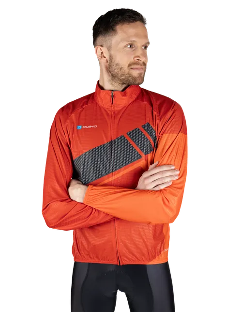  Modellen er 186 cm høy og har på seg størrelse 7