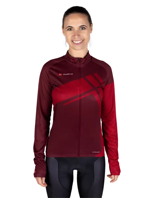  Modellen er 175 cm høy og har på seg størrelse 2