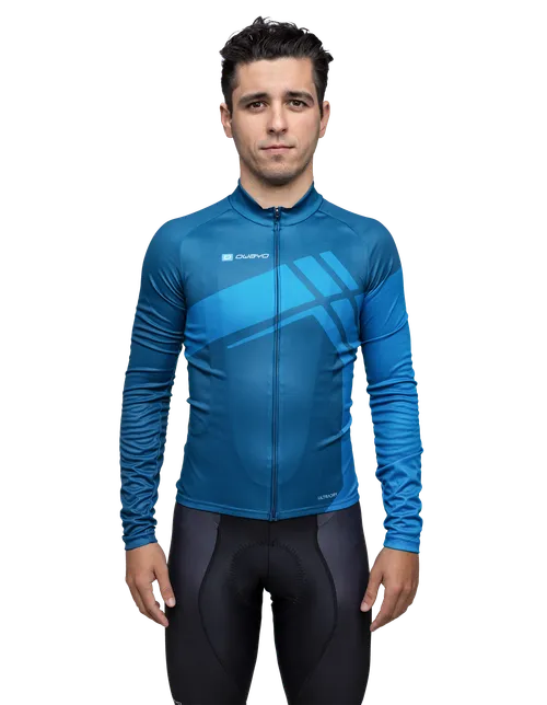  Modellen er 173 cm høy og har på seg størrelse 5