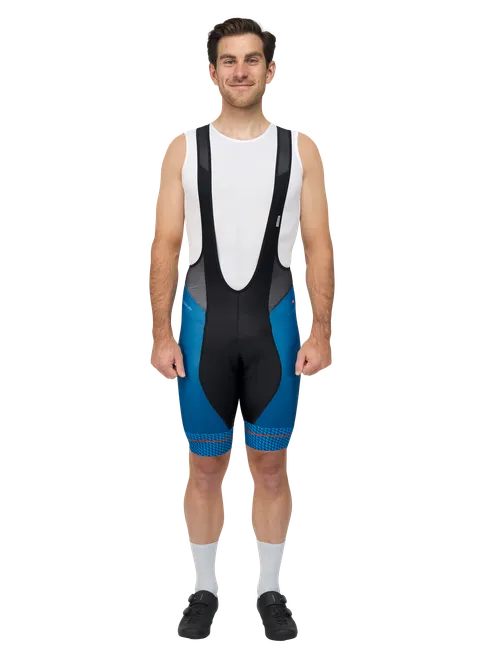  Modellen er 178 cm høy og har på seg størrelse 4