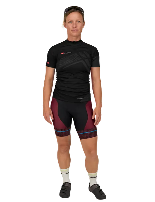 Modellen er 162 cm høy og har på seg størrelse S3