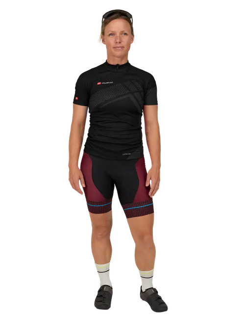  Modellen er 162 cm høy og har på seg størrelse S3