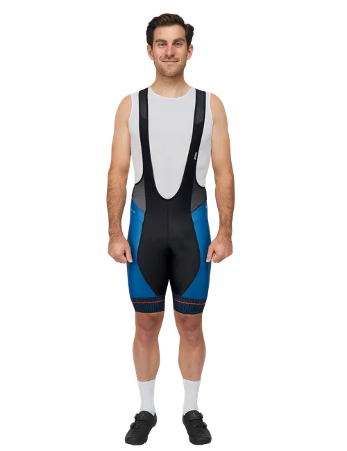  Modellen er 178 cm høy og har på seg størrelse 4