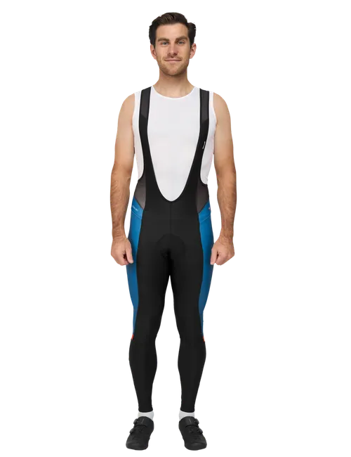  Modellen er 178 cm høy og har på seg størrelse 4