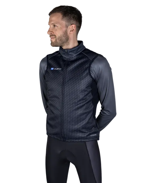  Modellen er 186 cm høy og har på seg størrelse 5