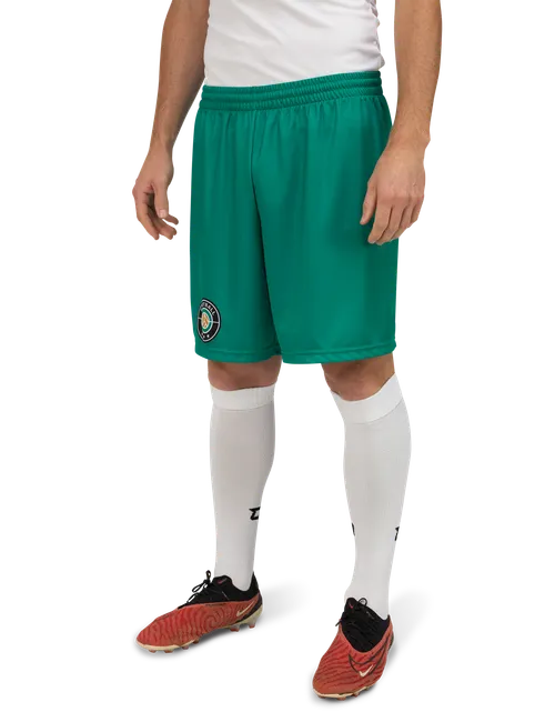  Modellen er 176 cm høy og har på seg størrelse 4