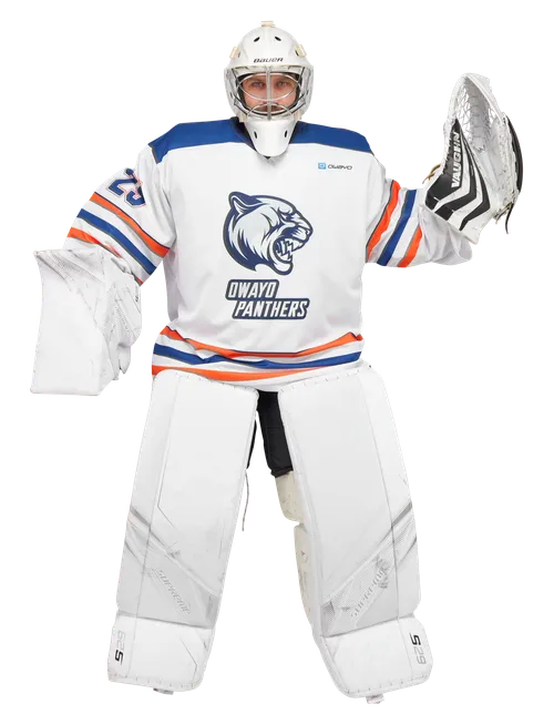  Modellen er 175 cm høy og har på seg størrelse Goalie-XL