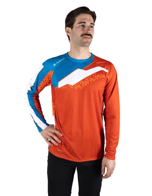  Modellen er 182 cm høy og har på seg størrelse 6