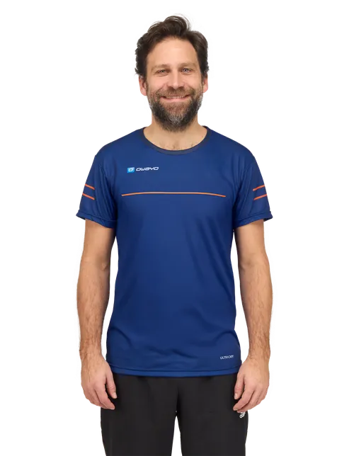  Modellen er 175 cm høy og har på seg størrelse 6